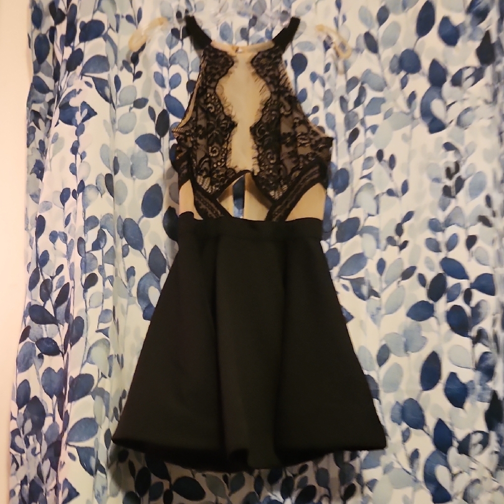 Luxxel Black Nude Lace Trim Halter Mini Dress Size Medium Formal Cocktail‎